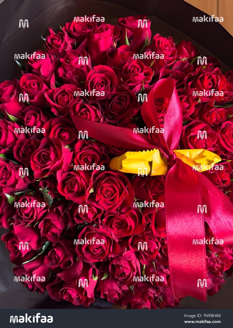 ramo de flores rojas
