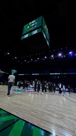 BK Arena wakati wa BAL 2025, wakijipatia joto kabla ya mechi kuanza