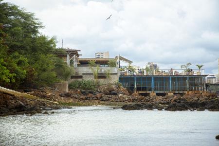 Sítio turístico da praia Oceanium desenvolvido na orla marítima 