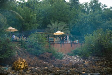 praia oceanium equipada com espaço verde para relaxamento